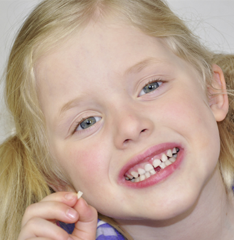 How often does the <b>tooth fairy</b> pay a visit ? - FAQ_Milchzaehne_03